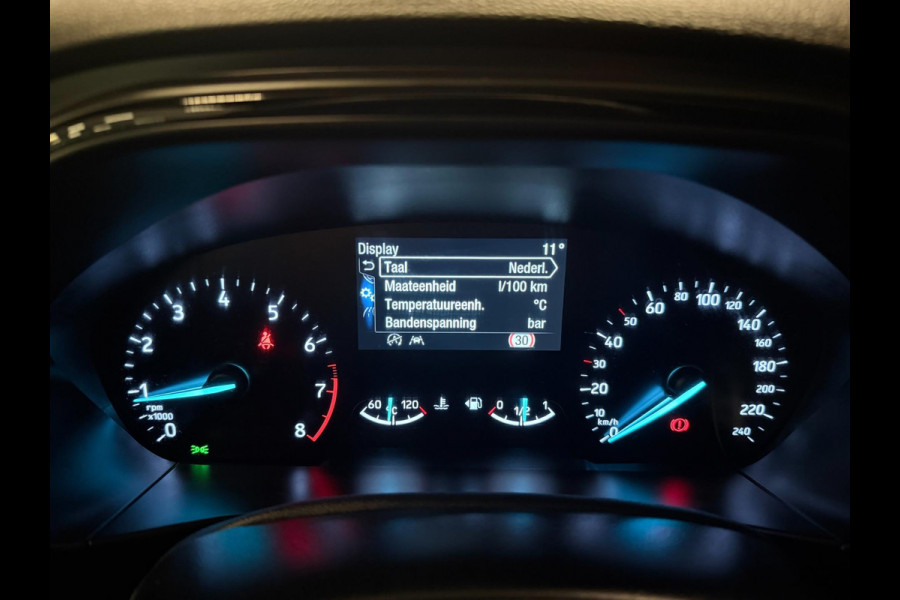 Ford FOCUS Wagon 1.0 EcoBoost Hybrid ST Line X Business NAVI/CAM/DAB/CARPLAY/ECC/PDC/CRUISE///