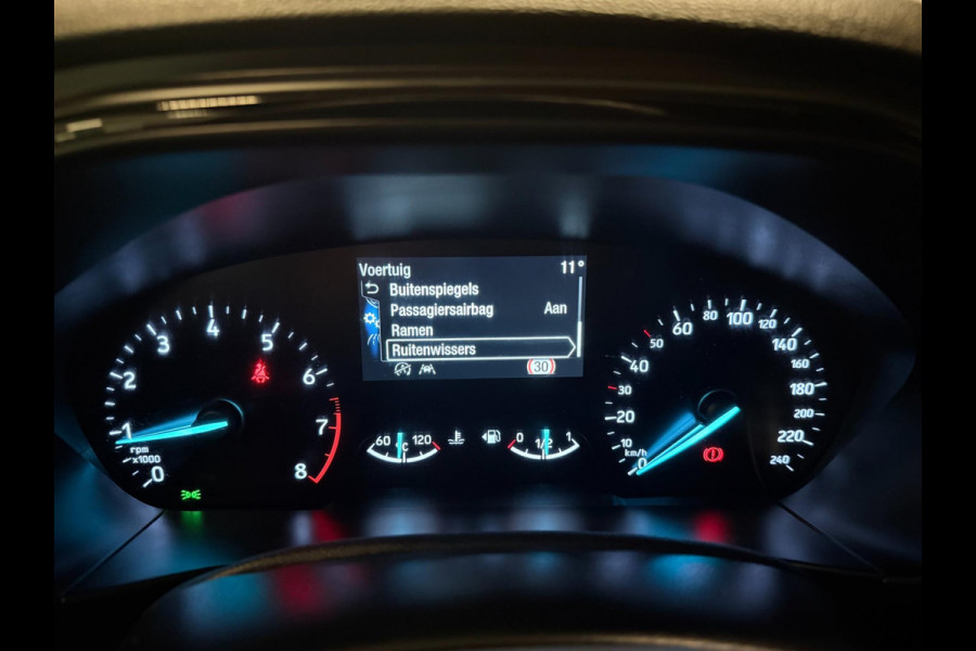 Ford FOCUS Wagon 1.0 EcoBoost Hybrid ST Line X Business NAVI/CAM/DAB/CARPLAY/ECC/PDC/CRUISE///