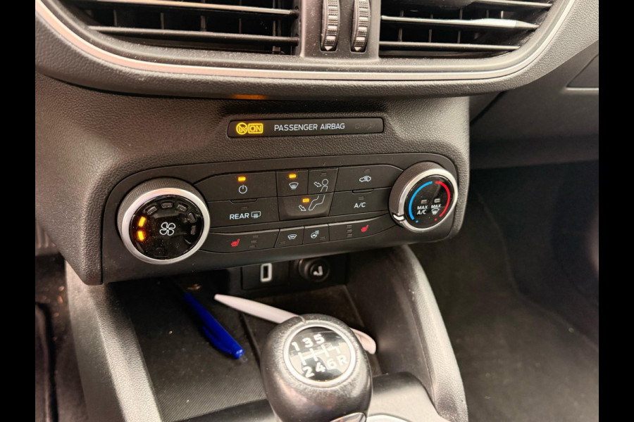 Ford FOCUS Wagon 1.0 EcoBoost Titanium Business 125pk Trekhaak | Achteruitrijcamera | Navigatie | Stoelverwarming | Carplay, Android auto | Voorruit verwarming