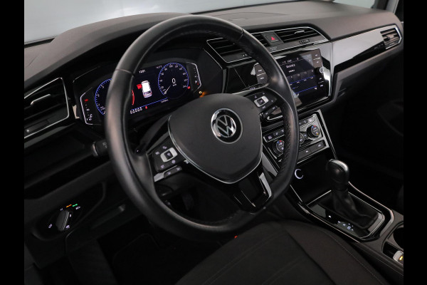 Volkswagen Touran 1.5 TSI Highline 7p 150pk DSG| Pano.dak| Digital display| 18'LM-velgen| Camera