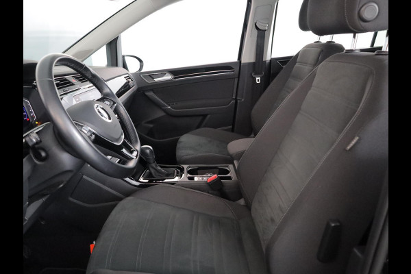 Volkswagen Touran 1.5 TSI Highline 7p 150pk DSG| Pano.dak| Digital display| 18'LM-velgen| Camera