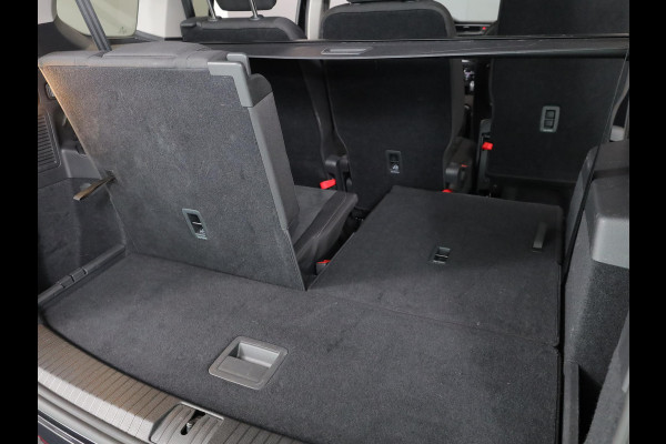 Volkswagen Touran 1.5 TSI Highline 7p 150pk DSG| Pano.dak| Digital display| 18'LM-velgen| Camera