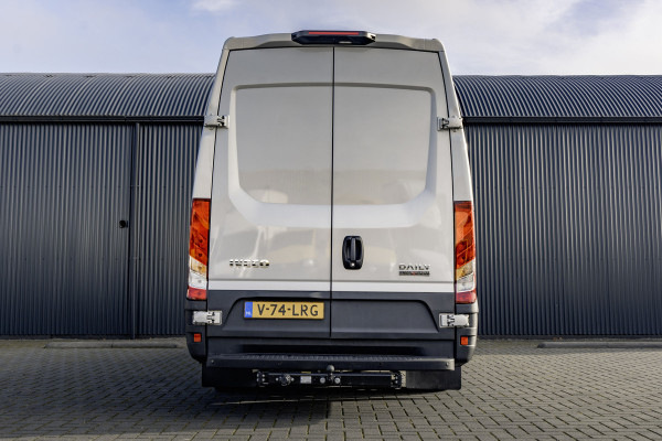 Iveco Daily 35S16V L2H2 | Automaat | Air-Pro Editie | Luchtvering | LED | Camera | Navi | PDC | 3.5T Trekgewicht | Oprijplaat | Cruise | Eur