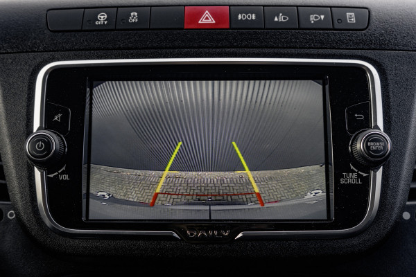 Iveco Daily 35S16V L2H2 | Automaat | Air-Pro Editie | Luchtvering | LED | Camera | Navi | PDC | 3.5T Trekgewicht | Oprijplaat | Cruise | Eur