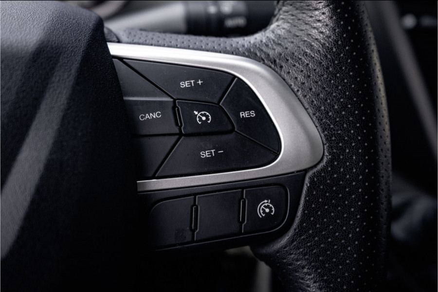 Iveco Daily 35S16V L2H2 | Automaat | Air-Pro Editie | Luchtvering | LED | Camera | Navi | PDC | 3.5T Trekgewicht | Oprijplaat | Cruise | Eur