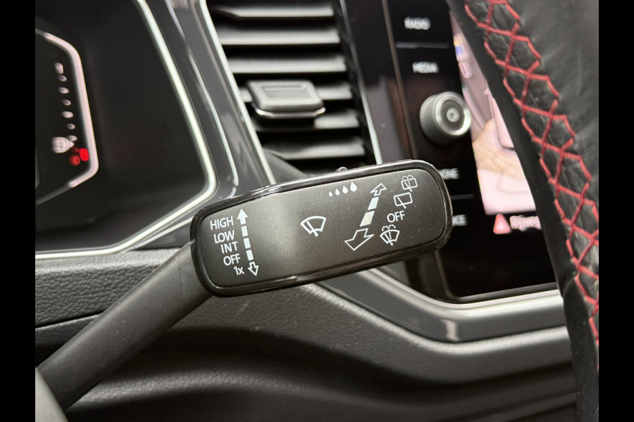 Volkswagen T-Roc 2.0 TSI 4Motion Sport Business R | Pano | R-Line | Stoelverwarming Apple Carplay | Elektrische kofferklep