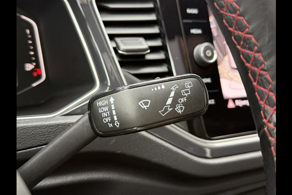 Volkswagen T-Roc 2.0 TSI 4Motion Sport Business R | Pano | R-Line | Stoelverwarming Apple Carplay | Elektrische kofferklep