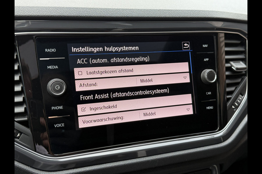 Volkswagen T-Roc 2.0 TSI 4Motion Sport Business R | Pano | R-Line | Stoelverwarming Apple Carplay | Elektrische kofferklep