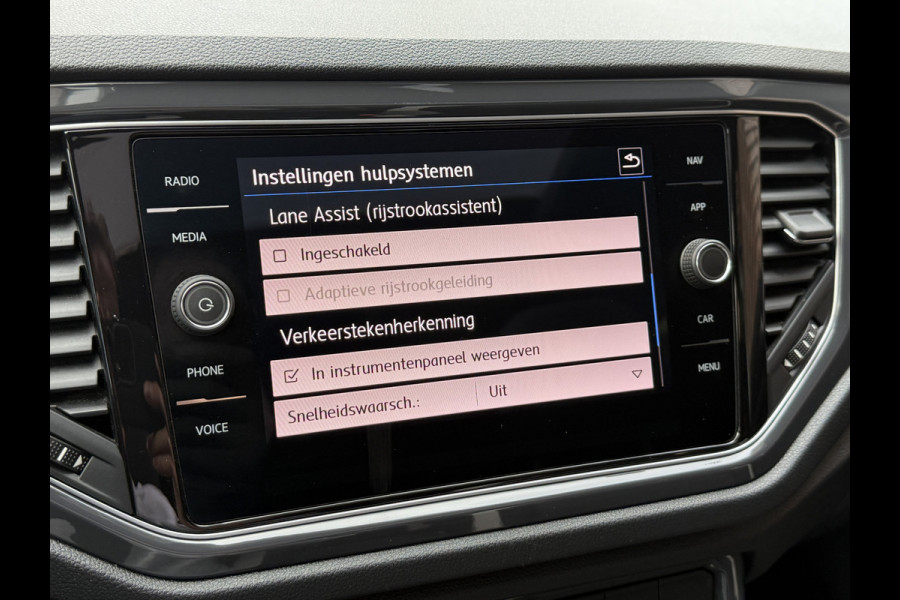 Volkswagen T-Roc 2.0 TSI 4Motion Sport Business R | Pano | R-Line | Stoelverwarming Apple Carplay | Elektrische kofferklep