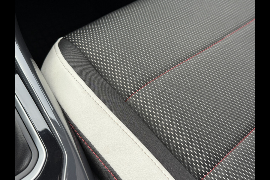 Volkswagen T-Roc 2.0 TSI 4Motion Sport Business R | Pano | R-Line | Stoelverwarming Apple Carplay | Elektrische kofferklep