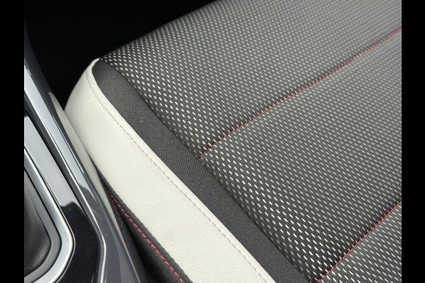 Volkswagen T-Roc 2.0 TSI 4Motion Sport Business R | Pano | R-Line | Stoelverwarming Apple Carplay | Elektrische kofferklep