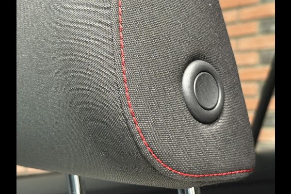 Volkswagen T-Roc 2.0 TSI 4Motion Sport Business R | Pano | R-Line | Stoelverwarming Apple Carplay | Elektrische kofferklep