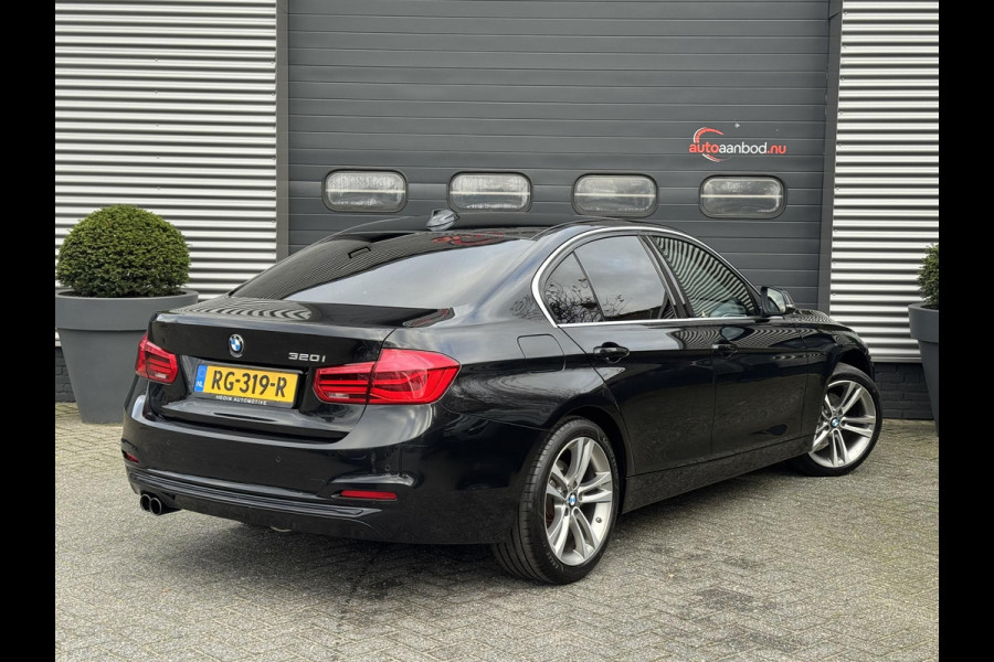 BMW 3-serie 320i Corporate Lease High Executive | Navigatie | Privacy Glass | Lichtmetalen Velgen | Climate Control | Xenon |