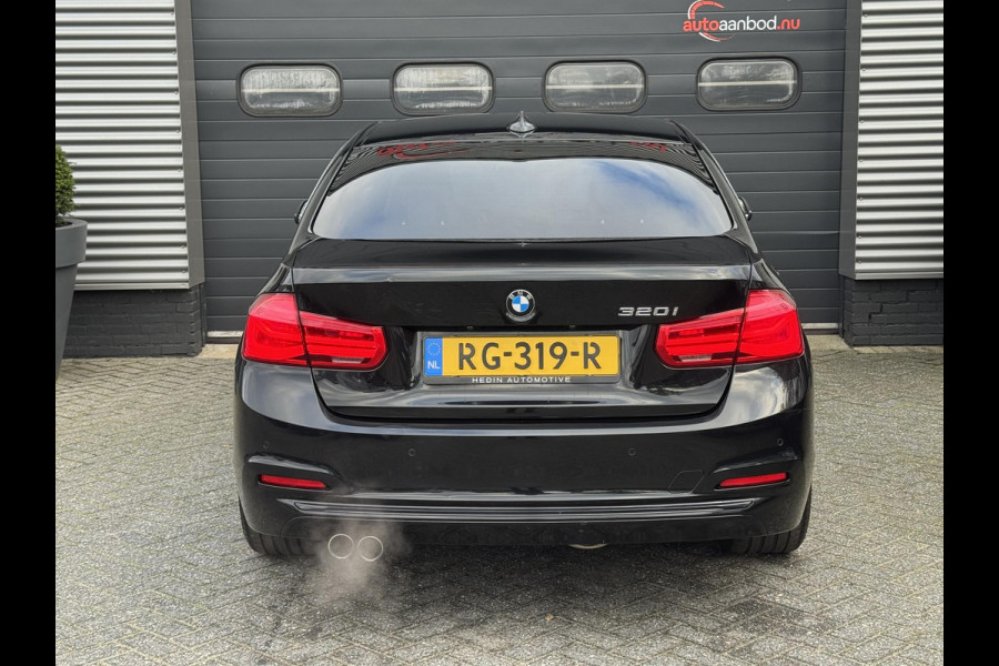 BMW 3-serie 320i Corporate Lease High Executive | Navigatie | Privacy Glass | Lichtmetalen Velgen | Climate Control | Xenon |