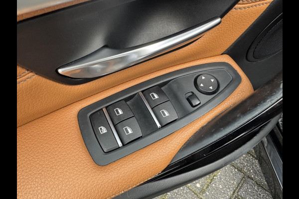 BMW 3-serie 320i Corporate Lease High Executive | Navigatie | Privacy Glass | Lichtmetalen Velgen | Climate Control | Xenon |