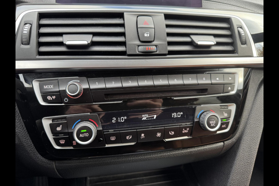 BMW 3-serie 320i Corporate Lease High Executive | Navigatie | Privacy Glass | Lichtmetalen Velgen | Climate Control | Xenon |