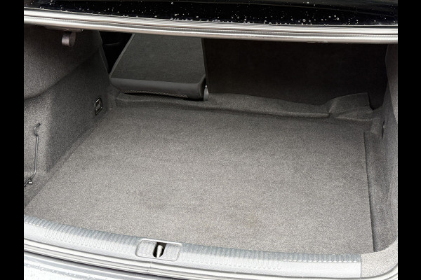 Audi A3 Limousine 35 TFSI CoD Sport S Line Edition | S-Line | Panoramadak | Draadloze telefoonlader .