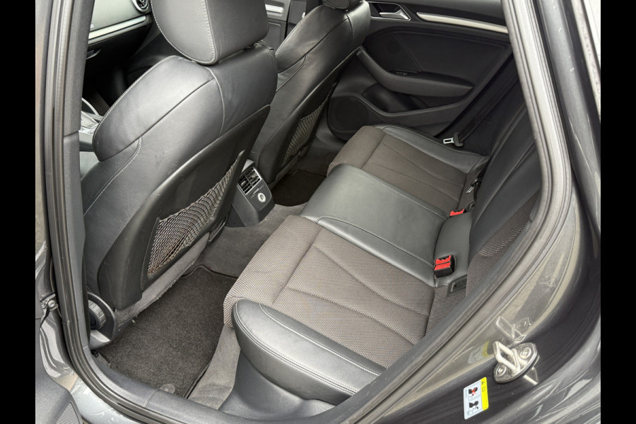 Audi A3 Limousine 35 TFSI CoD Sport S Line Edition | S-Line | Panoramadak | Draadloze telefoonlader .