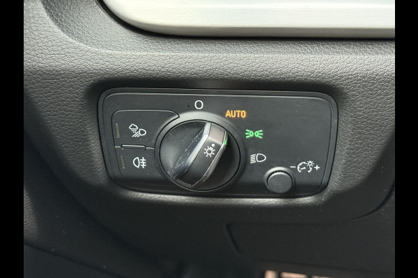 Audi A3 Limousine 35 TFSI CoD Sport S Line Edition | S-Line | Panoramadak | Draadloze telefoonlader .