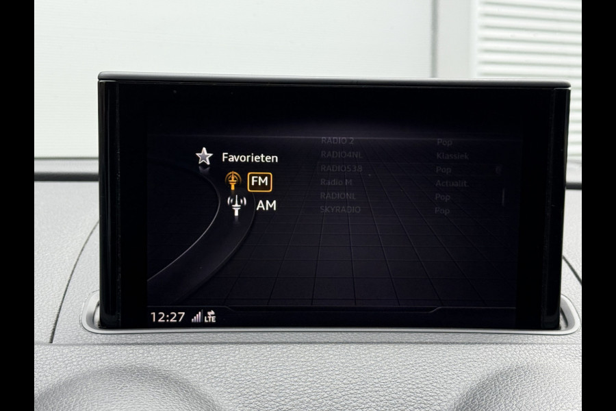 Audi A3 Limousine 35 TFSI CoD Sport S Line Edition | S-Line | Panoramadak | Draadloze telefoonlader .