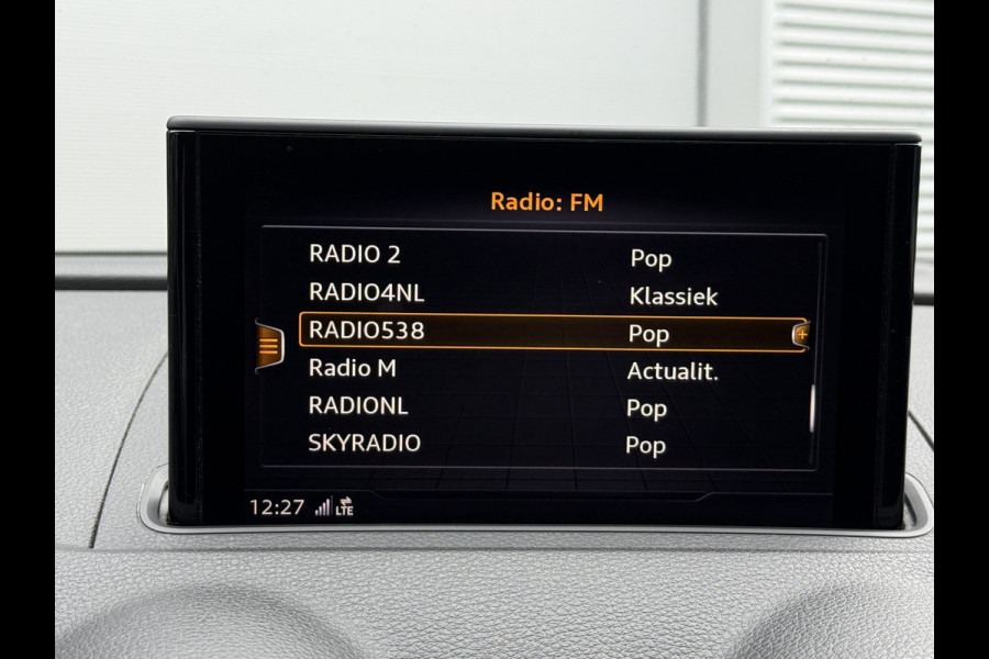 Audi A3 Limousine 35 TFSI CoD Sport S Line Edition | S-Line | Panoramadak | Draadloze telefoonlader .