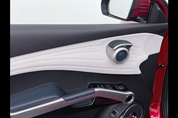 BYD ATTO 3 60kWh Design SOH 98% Pano-dak Leer+Elektr.Verst. Warmtepomp Adaptieve Cruise 360°Camera Apple Carplay Android Auto Elektr.Achter Verkeersbord detectie WiFi DAB Led Rijstrooksensor Keyless Smartphone Entry Fabrieksgarantie tot 12-12-2030/150.000km Garantie. Op de LFP Accu tot 12-12-2030/200.000km €44.000,- Nieuw!