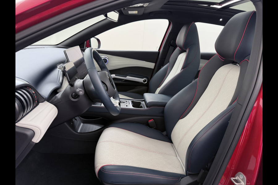 BYD ATTO 3 60kWh Design SOH 98% Pano-dak Leer+Elektr.Verst. Warmtepomp Adaptieve Cruise 360°Camera Apple Carplay Android Auto Elektr.Achter Verkeersbord detectie WiFi DAB Led Rijstrooksensor Keyless Smartphone Entry Fabrieksgarantie tot 12-12-2030/150.000km Garantie. Op de LFP Accu tot 12-12-2030/200.000km €44.000,- Nieuw!