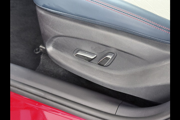 BYD ATTO 3 60kWh Design SOH 98% Pano-dak Leer+Elektr.Verst. Warmtepomp Adaptieve Cruise 360°Camera Apple Carplay Android Auto Elektr.Achter Verkeersbord detectie WiFi DAB Led Rijstrooksensor Keyless Smartphone Entry Fabrieksgarantie tot 12-12-2030/150.000km Garantie. Op de LFP Accu tot 12-12-2030/200.000km €44.000,- Nieuw!