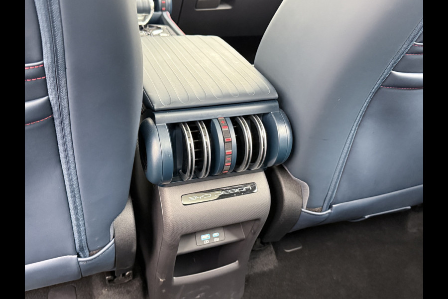 BYD ATTO 3 60kWh Design SOH 98% Pano-dak Leer+Elektr.Verst. Warmtepomp Adaptieve Cruise 360°Camera Apple Carplay Android Auto Elektr.Achter Verkeersbord detectie WiFi DAB Led Rijstrooksensor Keyless Smartphone Entry Fabrieksgarantie tot 12-12-2030/150.000km Garantie. Op de LFP Accu tot 12-12-2030/200.000km €44.000,- Nieuw!