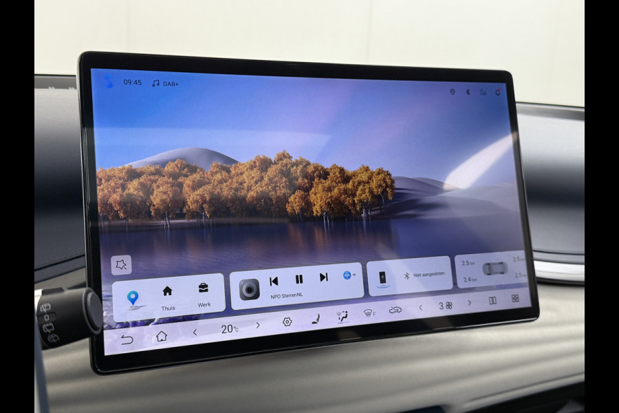 BYD ATTO 3 60kWh Design SOH 98% Pano-dak Leer+Elektr.Verst. Warmtepomp Adaptieve Cruise 360°Camera Apple Carplay Android Auto Elektr.Achter Verkeersbord detectie WiFi DAB Led Rijstrooksensor Keyless Smartphone Entry Fabrieksgarantie tot 12-12-2030/150.000km Garantie. Op de LFP Accu tot 12-12-2030/200.000km €44.000,- Nieuw!