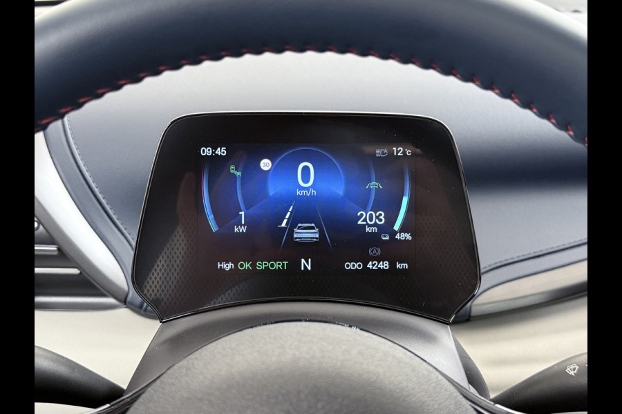 BYD ATTO 3 60kWh Design SOH 98% Pano-dak Leer+Elektr.Verst. Warmtepomp Adaptieve Cruise 360°Camera Apple Carplay Android Auto Elektr.Achter Verkeersbord detectie WiFi DAB Led Rijstrooksensor Keyless Smartphone Entry Fabrieksgarantie tot 12-12-2030/150.000km Garantie. Op de LFP Accu tot 12-12-2030/200.000km €44.000,- Nieuw!