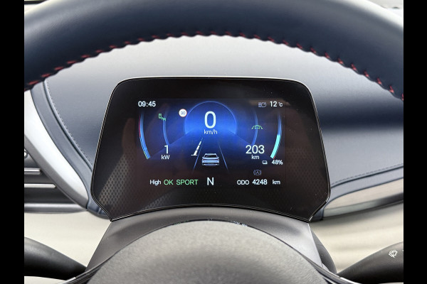 BYD ATTO 3 60kWh Design SOH 98% Pano-dak Leer+Elektr.Verst. Warmtepomp Adaptieve Cruise 360°Camera Apple Carplay Android Auto Elektr.Achter Verkeersbord detectie WiFi DAB Led Rijstrooksensor Keyless Smartphone Entry Fabrieksgarantie tot 12-12-2030/150.000km Garantie. Op de LFP Accu tot 12-12-2030/200.000km €44.000,- Nieuw!