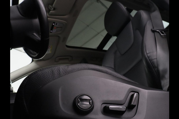 Volvo XC60 2.0 Recharge T6 AWD Inscription | Panoramadak | Trekhaak | Leder | Stoelverwarming | Camera | Carplay | Navigatie | Full LED | Parkeerhulp | Memory | PHEV | Plug In