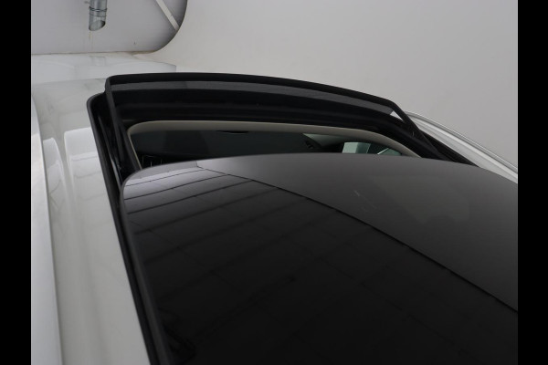 Volvo XC60 2.0 Recharge T6 AWD Inscription | Panoramadak | Trekhaak | Leder | Stoelverwarming | Camera | Carplay | Navigatie | Full LED | Parkeerhulp | Memory | PHEV | Plug In