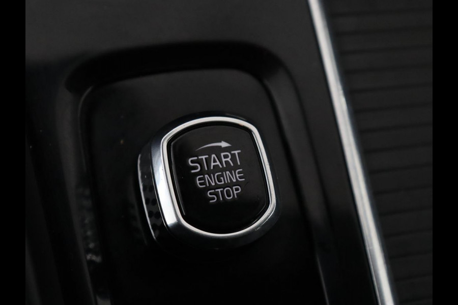 Volvo XC60 2.0 Recharge T6 AWD Inscription | Panoramadak | Trekhaak | Leder | Stoelverwarming | Camera | Carplay | Navigatie | Full LED | Parkeerhulp | Memory | PHEV | Plug In