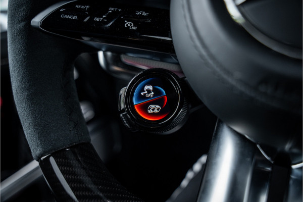 Mercedes-Benz G-Klasse AMG 63 ** Akrapovic ** AMG Performance Pack ** Carbon ** Xpell PPF Face-lift MY25 ** Target Blue Eye ** Manufaktur