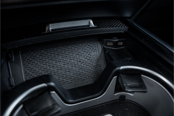 Mercedes-Benz G-Klasse AMG 63 ** Akrapovic ** AMG Performance Pack ** Carbon ** Xpell PPF Face-lift MY25 ** Target Blue Eye ** Manufaktur