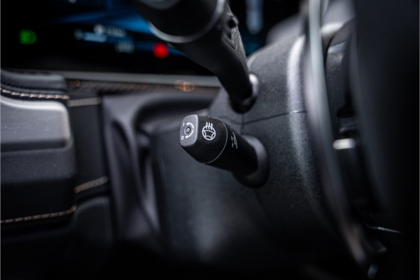 Mercedes-Benz G-Klasse AMG 63 ** Akrapovic ** AMG Performance Pack ** Carbon ** Xpell PPF Face-lift MY25 ** Target Blue Eye ** Manufaktur