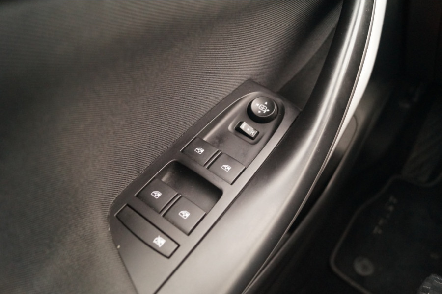 Opel Astra 1.2 110pk Business Executive -NAVI-ECC-PDC-CAM-