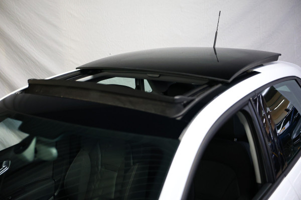 Audi A1 Sportback 1.4 TFSI Pro Line PANO NAVI BLUET STOELVW PDC ECC '18