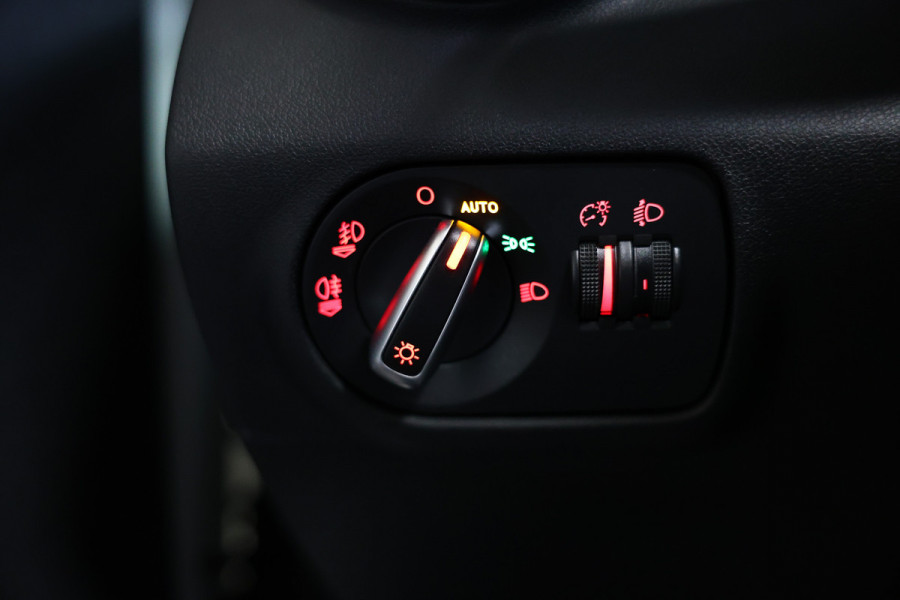 Audi A1 Sportback 1.4 TFSI Pro Line PANO NAVI BLUET STOELVW PDC ECC '18