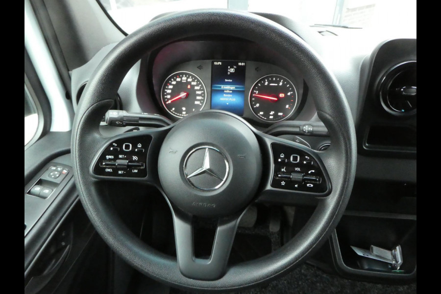 Mercedes-Benz Sprinter 215 CDI L2H2 airco, navigatie ,trekhaak ,3 zits