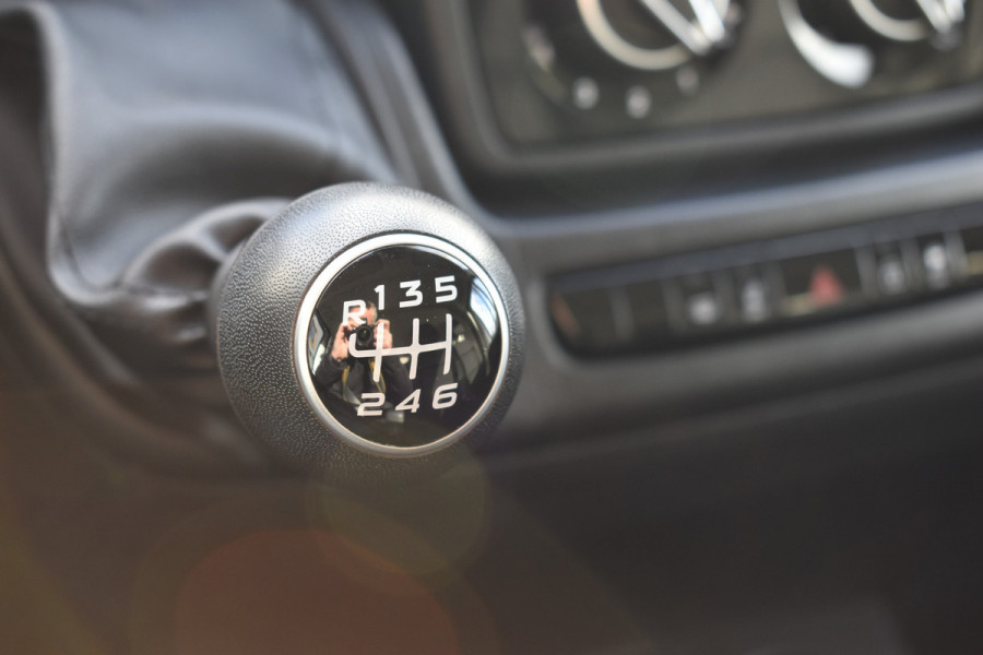 Peugeot Boxer 2.2 BlueHDi 140 S&S L2H2 3.3t Euro 6 Nieuw auto registratie 2024/ GEEN BPM/ L2H2 / achteruitrijcamera verzwaard verenpakket, pakket City plus