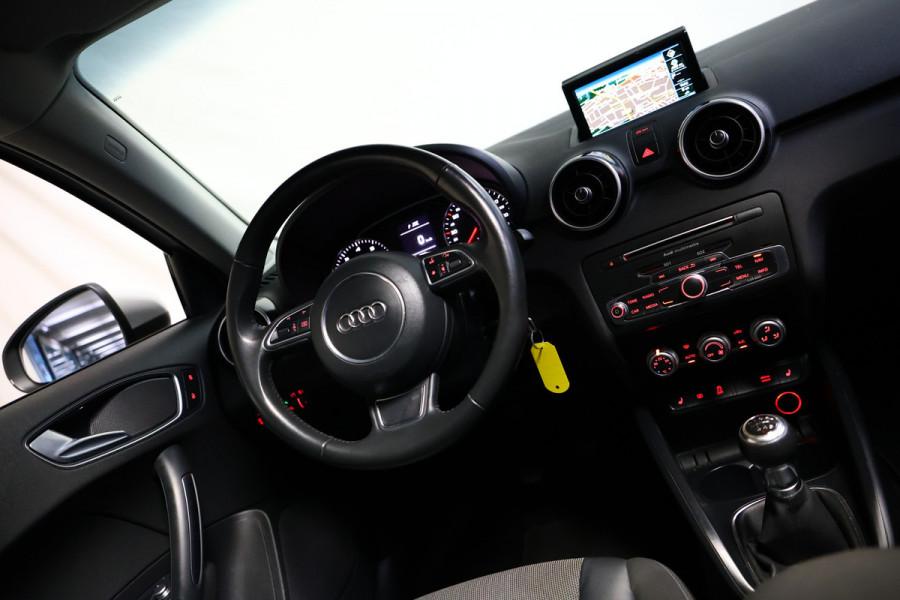 Audi A1 Sportback 1.4 TFSI Pro Line PANO NAVI BLUET STOELVW PDC ECC '18