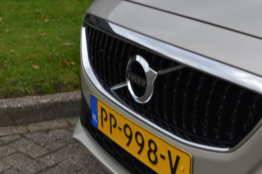 Volvo V40 Cross Country T3 153PK Automaat Nordic+ | Standkachel | Stoelverwarming | 17"LMV | LED