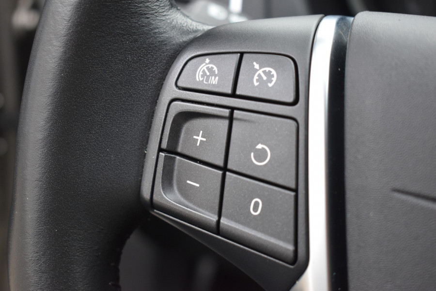 Volvo V40 Cross Country T3 153PK Automaat Nordic+ | Standkachel | Stoelverwarming | 17"LMV | LED