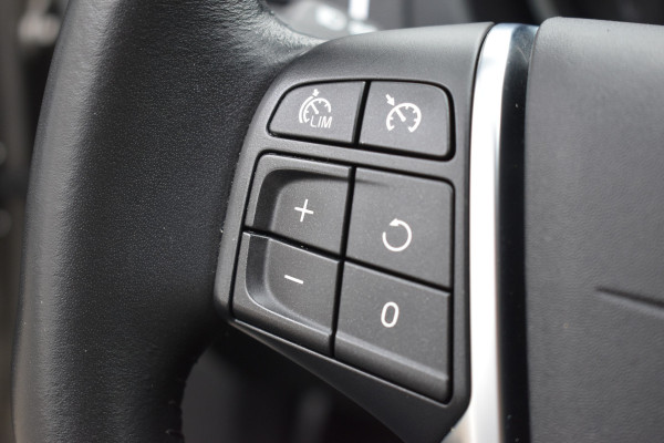 Volvo V40 Cross Country T3 153PK Automaat Nordic+ | Standkachel | Stoelverwarming | 17"LMV | LED