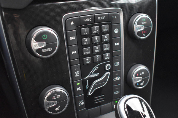 Volvo V40 Cross Country T3 153PK Automaat Nordic+ | Standkachel | Stoelverwarming | 17"LMV | LED