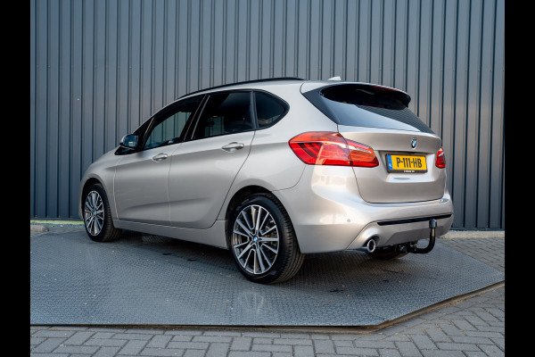 BMW 2 Serie Active Tourer 218i Business Edition Plus | Panodak | Head Up | Trekhaak | Camera | Prijs Rijklaar!!