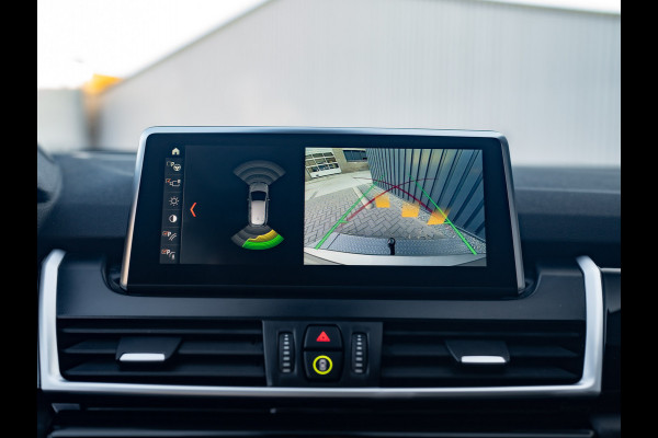 BMW 2 Serie Active Tourer 218i Business Edition Plus | Panodak | Head Up | Trekhaak | Camera | Prijs Rijklaar!!